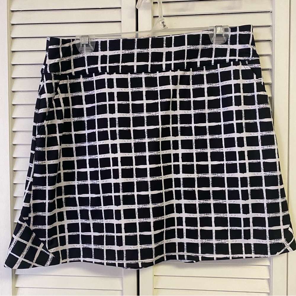 Coral Bay Gold Black And White Athletic Skort Size Medium